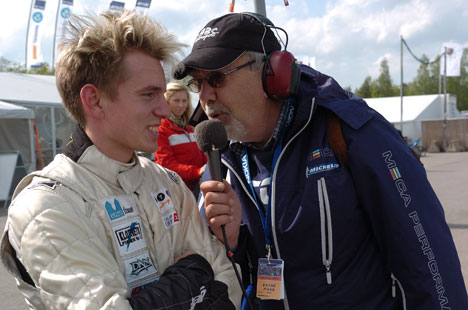 Mikael Ohlsson giver interview til den svenske motorsportslegende 'LG'.
(Foto: Tommy Hostrup Galskjær)